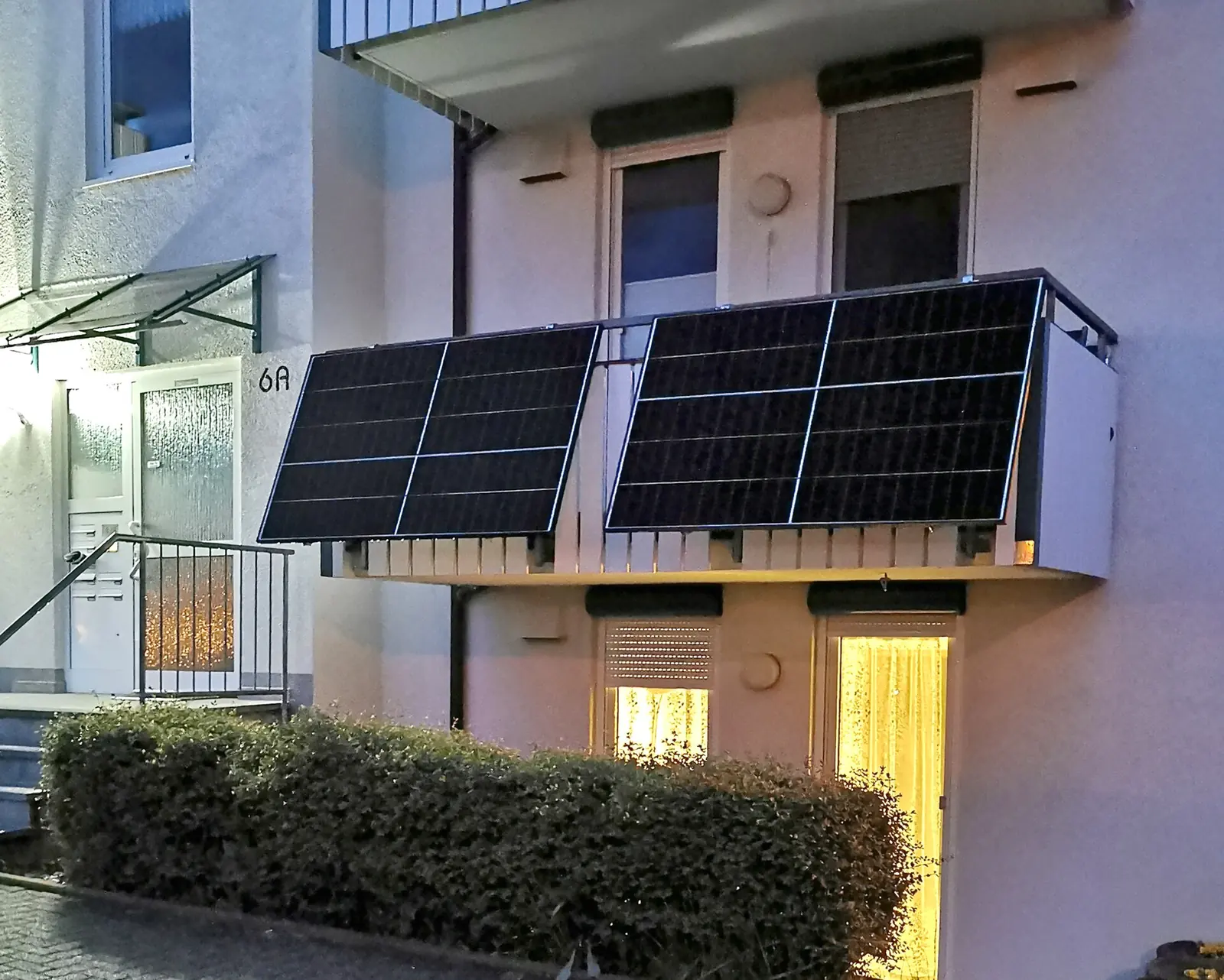 Musterbeschluss Photovoltaikanlage der Gemeinschaft 1 Photovoltaikanlage auf dem Dach eines Mehrfamilienhauses einer Eigentümergemeinschaft