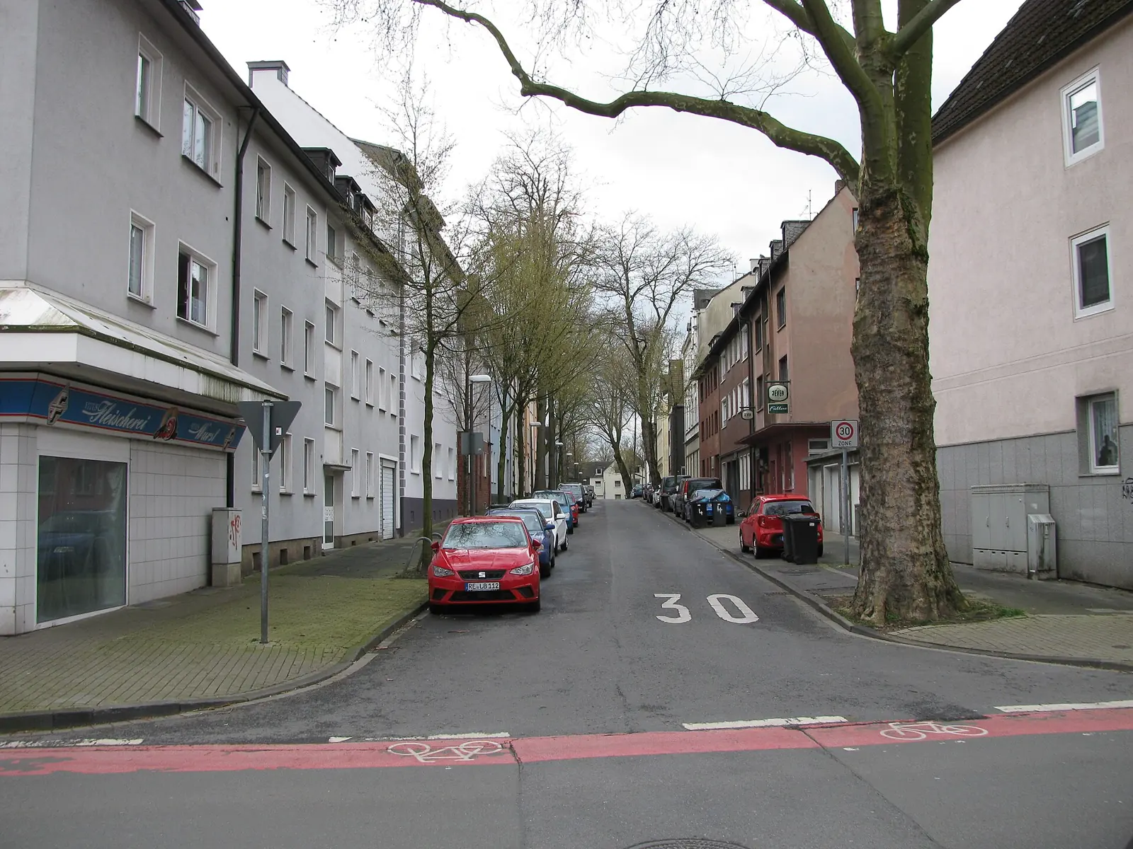 Immobilienmakler für Gelsenkirchen-Resse 2 Marktplatz mit Pauluskirche in Gelsenkirchen-Resse – Haus verkaufen in Resse