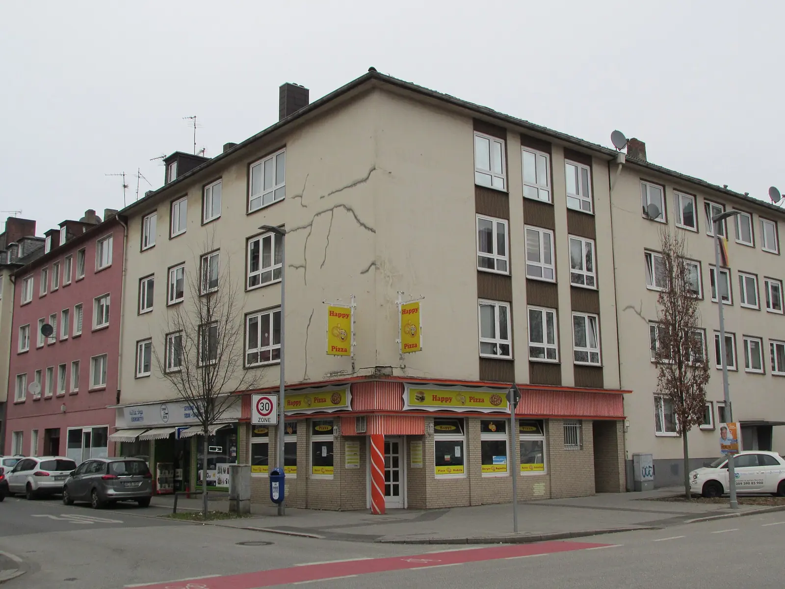 Immobilienpreise und Mieten in Gelsenkirchen-Schalke 1 Altbau-Mehrfamilienhäuser in Gelsenkirchen-Schalke, wo der Zustand die Immobilienpreise bestimmt